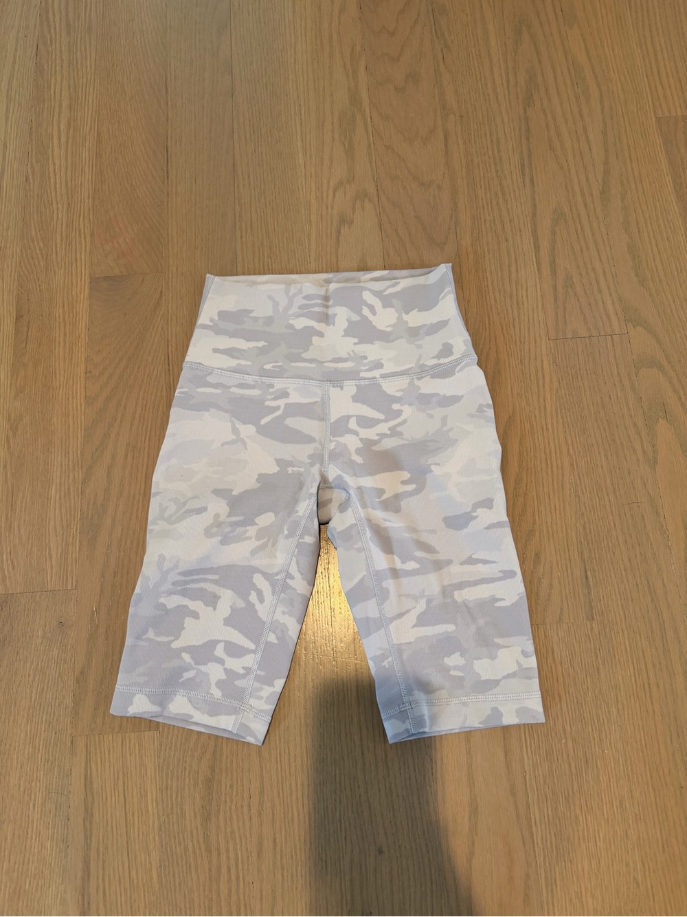 lululemon athletica High-Rise Camo Bike Shorts - Light Gray & White